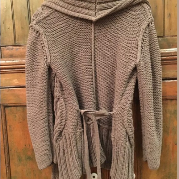 Banana Republic Soft Belted Cable Knit Sweater (M) - Picture 6 of 6